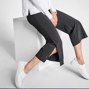 Athleta Women’s Tribeca Crop Pant